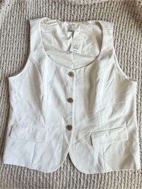 A New Day Cream Button Front Vest Scoop Neck Flap Pockets Size L NWT